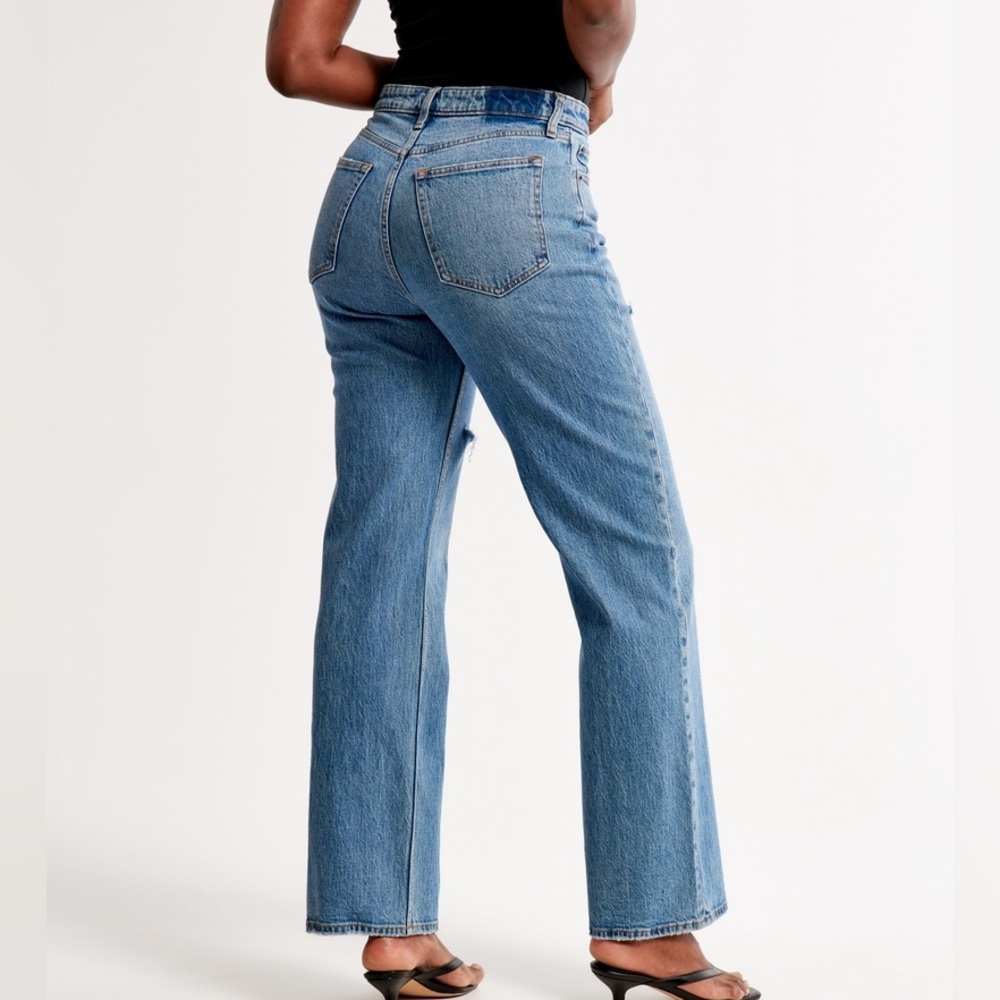 A&F 90s Relaxed Jeans High Rise Curve Love
